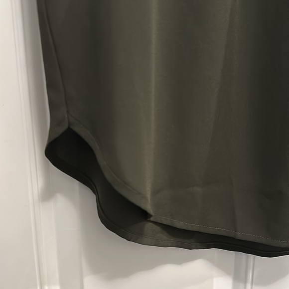 LOFT Army green blouse with gold button detailing. - Picture 4 of 6